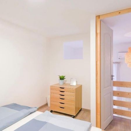 2 Bedroom Flat In Nyar Str., Boutique 布达佩斯 外观 照片