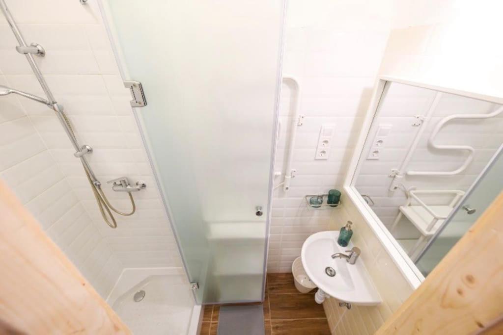 2 Bedroom Flat In Nyar Str., Boutique 布达佩斯 外观 照片