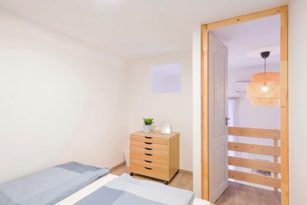 2 Bedroom Flat In Nyar Str., Boutique 布达佩斯 外观 照片