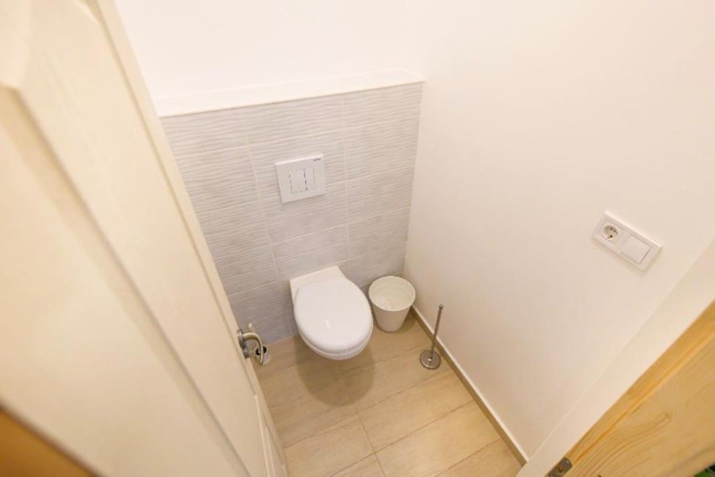 2 Bedroom Flat In Nyar Str., Boutique 布达佩斯 外观 照片