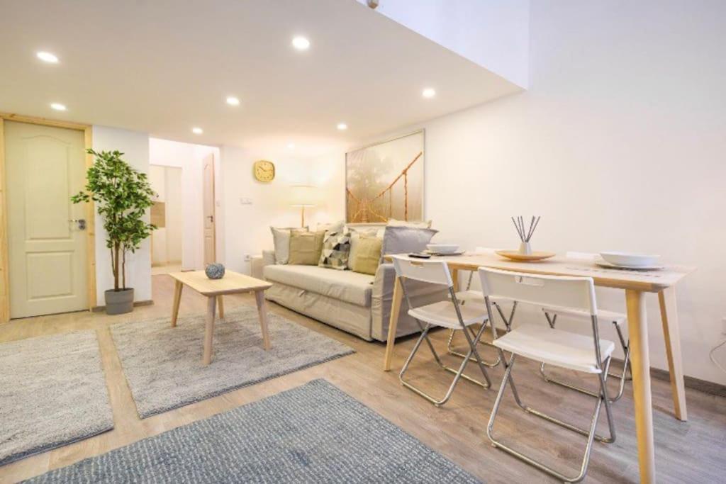 2 Bedroom Flat In Nyar Str., Boutique 布达佩斯 外观 照片
