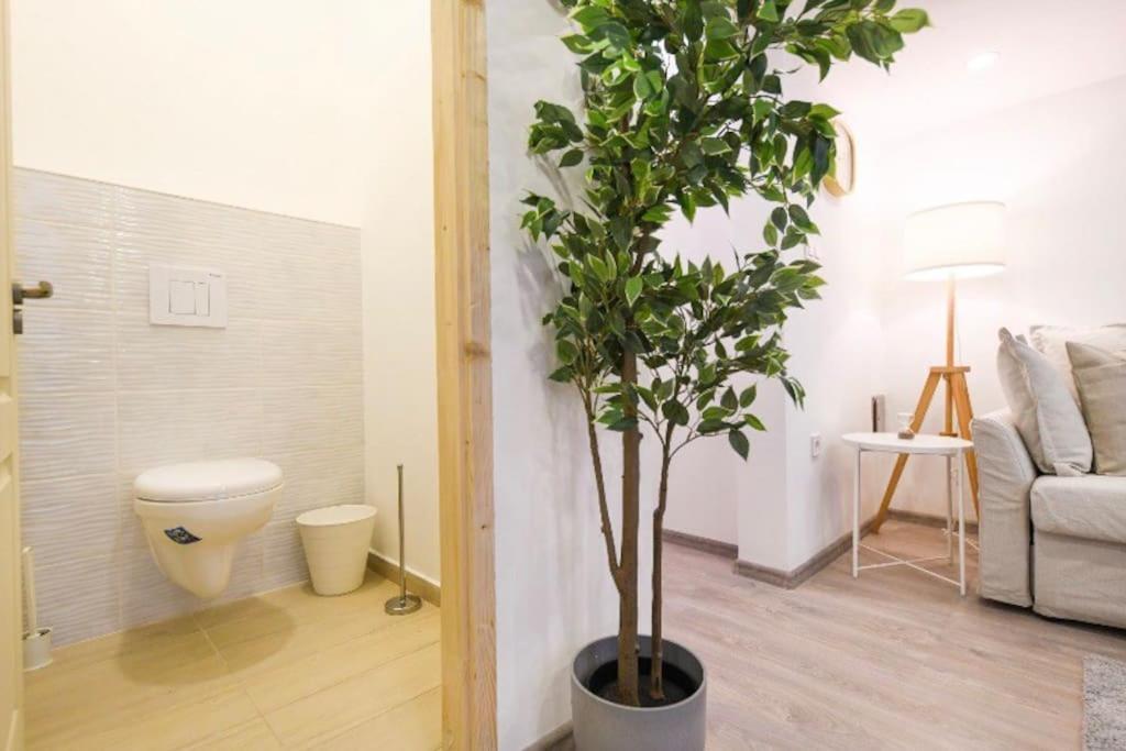2 Bedroom Flat In Nyar Str., Boutique 布达佩斯 外观 照片