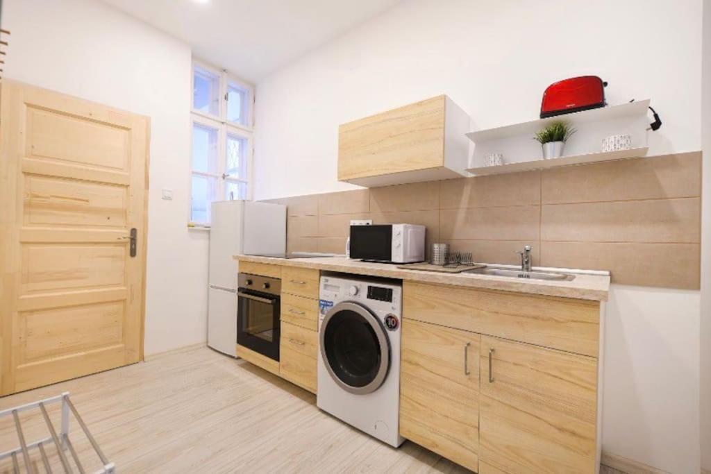 2 Bedroom Flat In Nyar Str., Boutique 布达佩斯 外观 照片